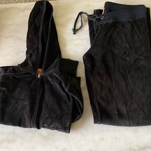 Juicy black velour sweat suit